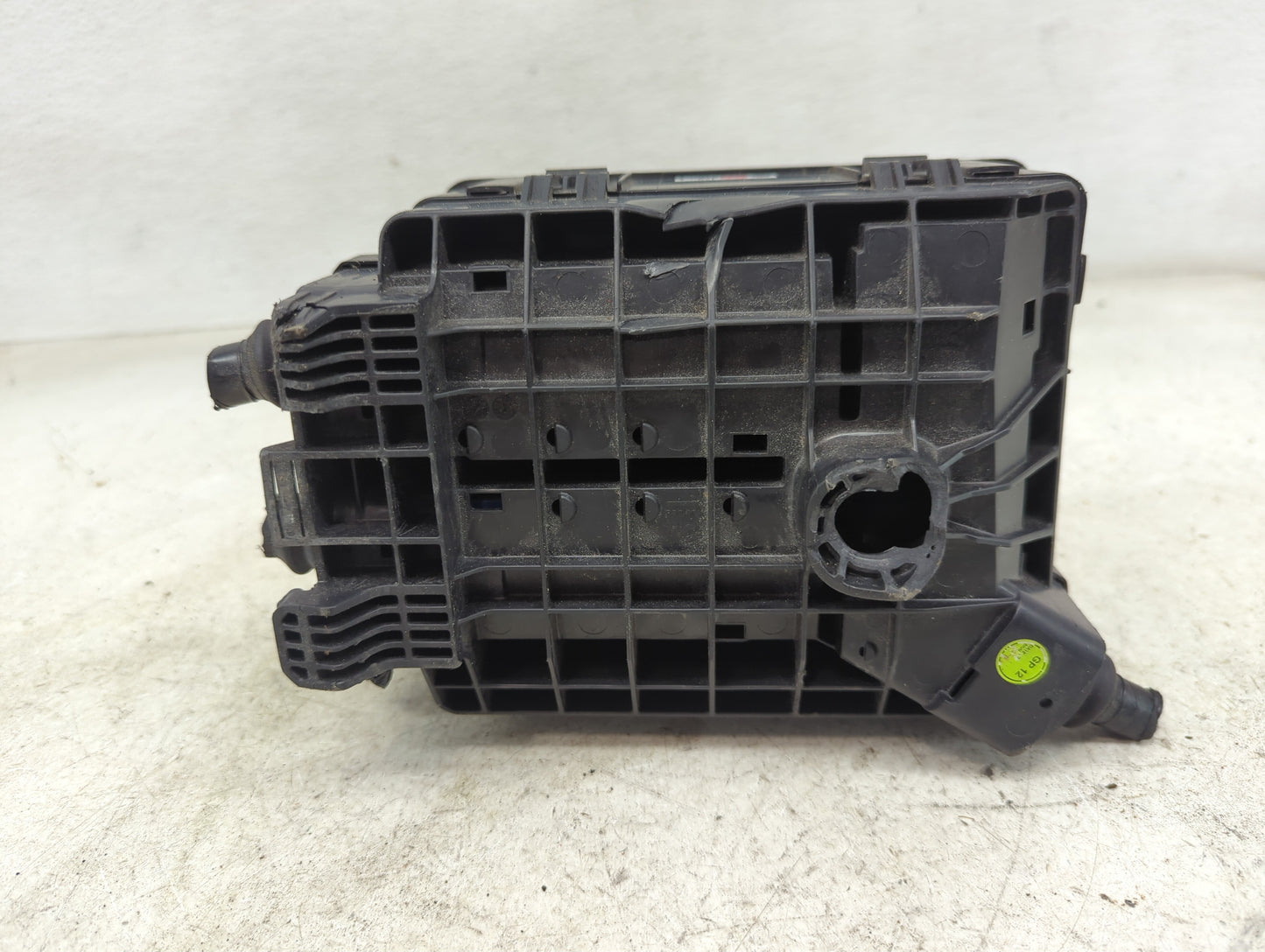 2024 Chevrolet Trax Fusebox Fuse Box Panel Relay Module P/N:42833151 13598343, 13598351 Fits OEM Used Auto Parts - Oemusedau