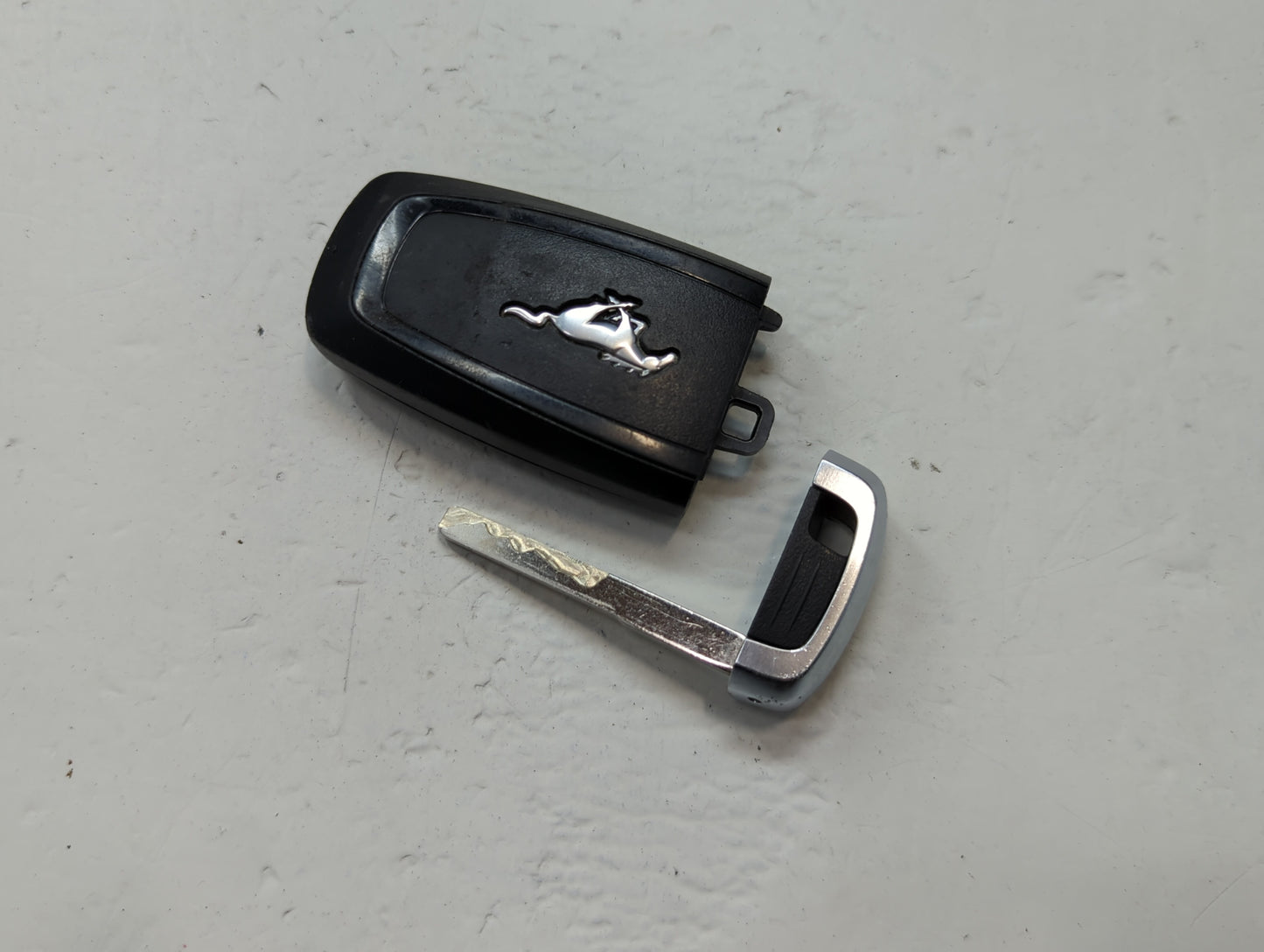 Ford Mustang Keyless Entry Remote Fob M3N-A3C054339 MR3T-15K601-BB 5 buttons - Oemusedautoparts1.com