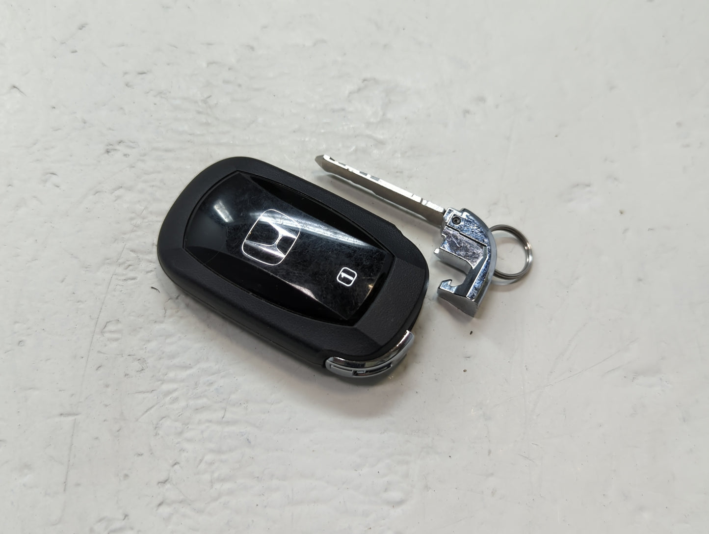 Honda Cr-V Keyless Entry Remote Fob KR5TP-4 driver1 72147-3AO-A01 5 buttons - Oemusedautoparts1.com