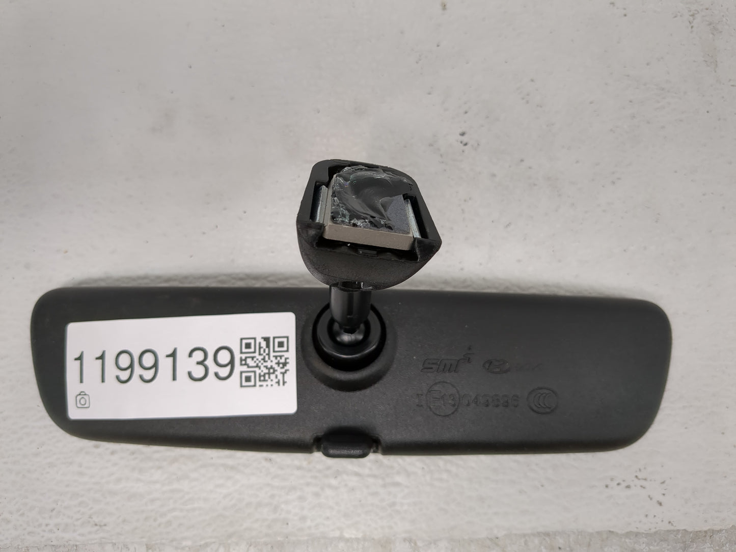 2021-2022 Hyundai Elantra Interior Rear View Mirror Replacement OEM P/N:E13049896 Fits Fits 2020 2021 2022 2023 OEM Used Aut