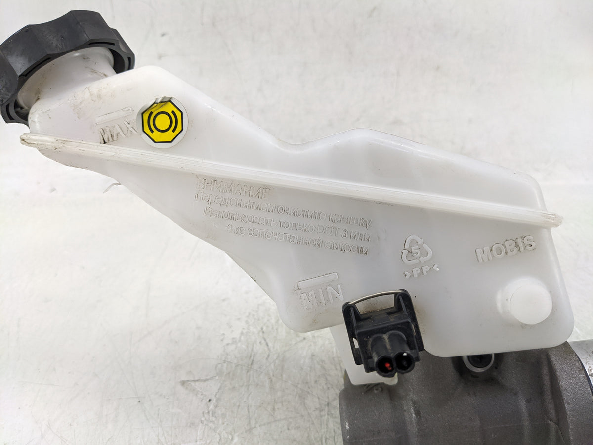 2020-2022 Hyundai Palisade Brake Master Cylinder 1376803 - Oemusedautoparts1.com