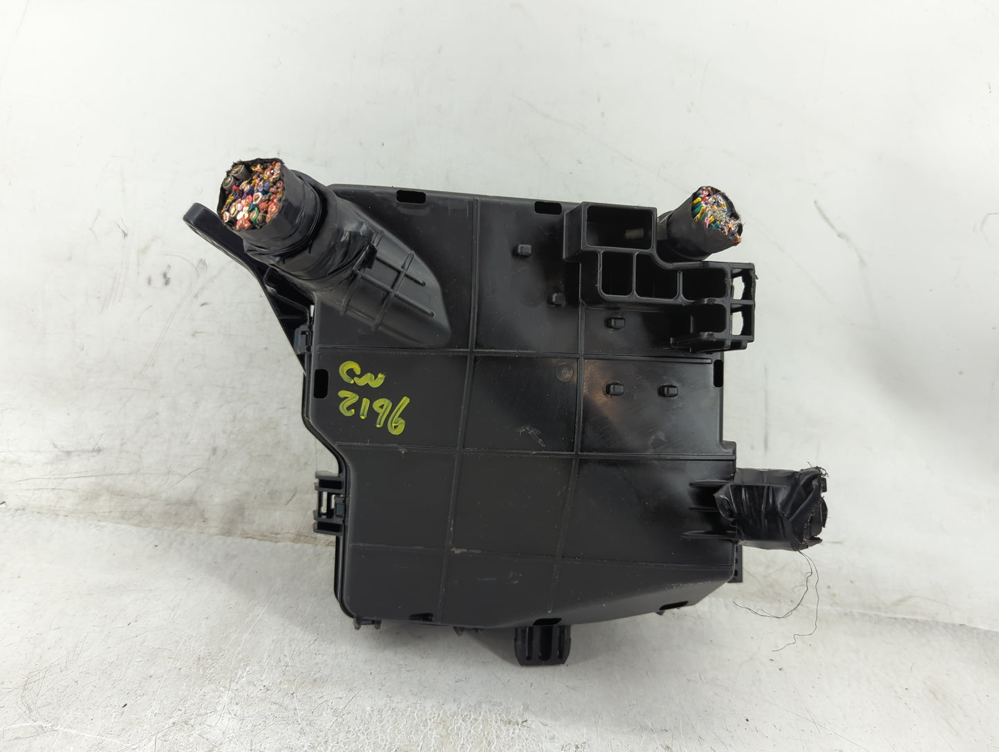 2024 Hyundai Santa Fe Fusebox Fuse Box Panel Relay Module P/N:91956-R6010 Fits OEM Used Auto Parts - Oemusedautoparts1.com