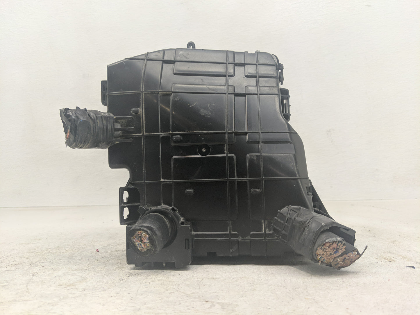 2022 Hyundai Tucson Fusebox Fuse Box Panel Relay Module P/N:919A5-N9000 Fits OEM Used Auto Parts - Oemusedautoparts1.com