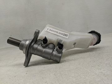 2022-2022 Hyundai Tucson Brake Master Cylinder