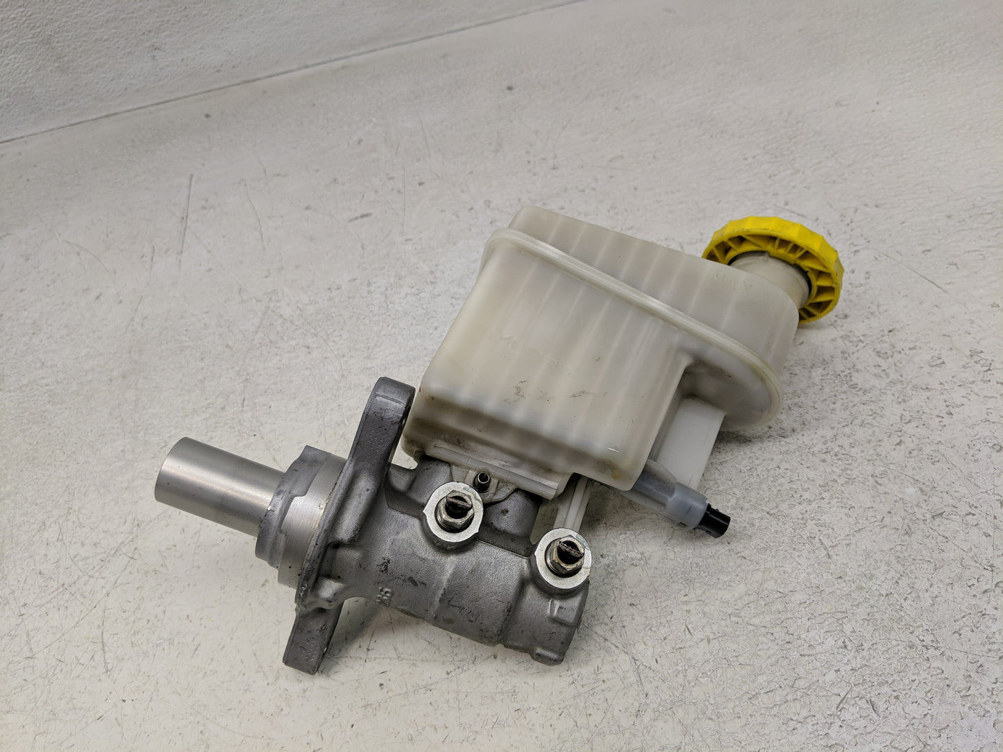 2024 Jeep Compass Brake Master Cylinder - Oemusedautoparts1.com