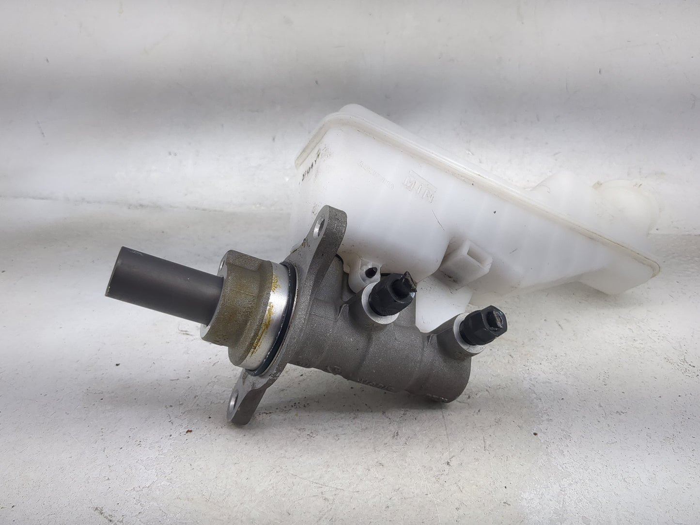 2024 Kia Seltos Brake Master Cylinder - Oemusedautoparts1.com