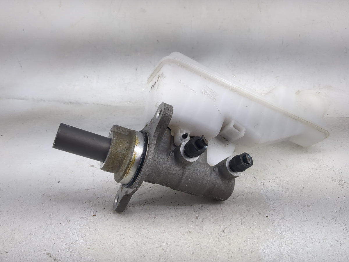 2024 Kia Seltos Brake Master Cylinder - Oemusedautoparts1.com