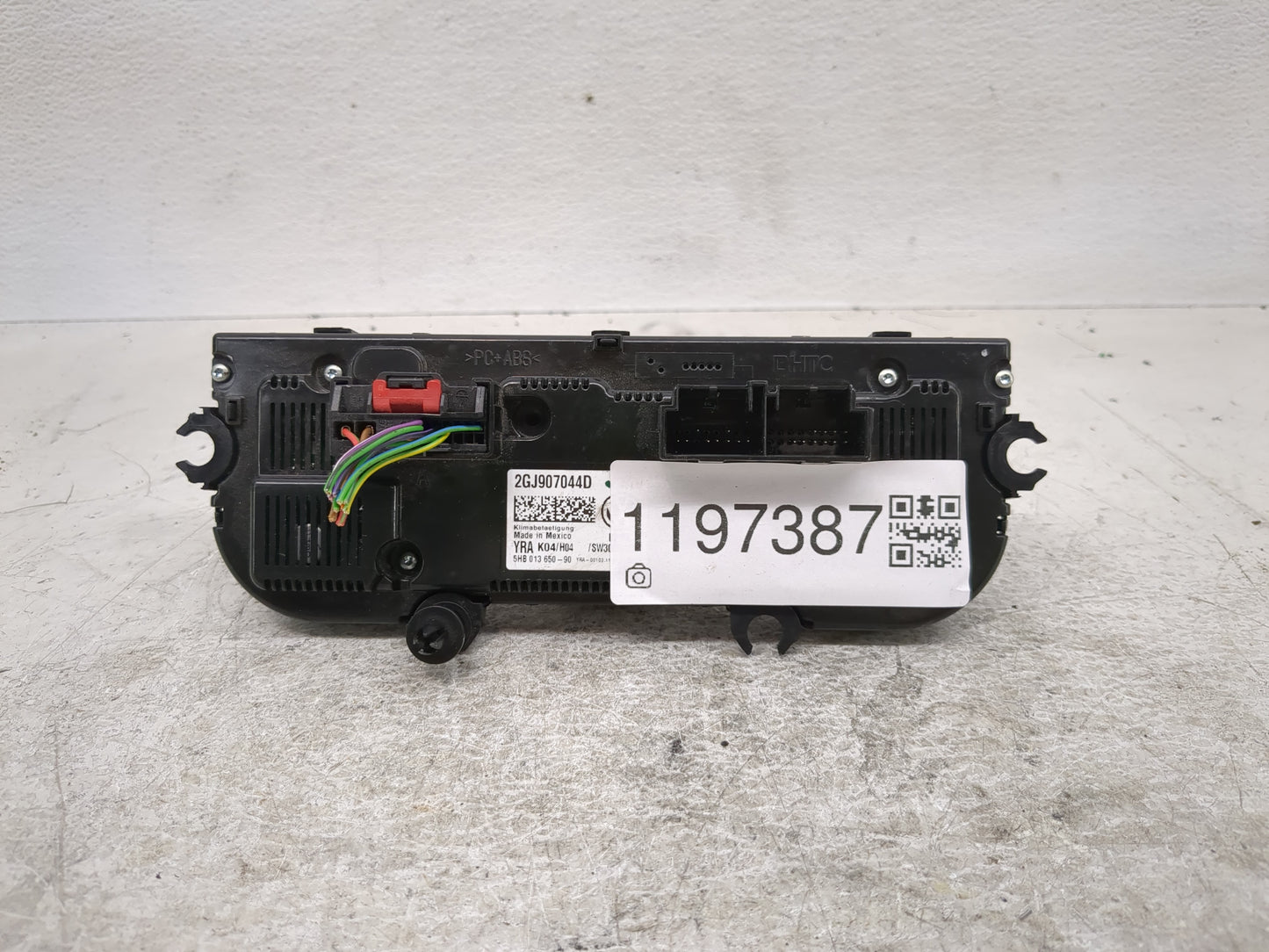 2024 Volkswagen Taos Climate Control Module Temperature AC/Heater Replacement P/N:2GJ907044D Fits OEM Used Auto Parts - Oemu