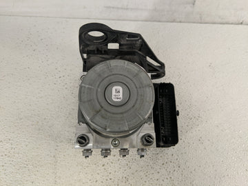 2021-2022 Volkswagen Tiguan ABS Pump Control Module Replacement P/N:3Q0 614 235 C Fits Fits 2021 2022 OEM Used Auto Parts
