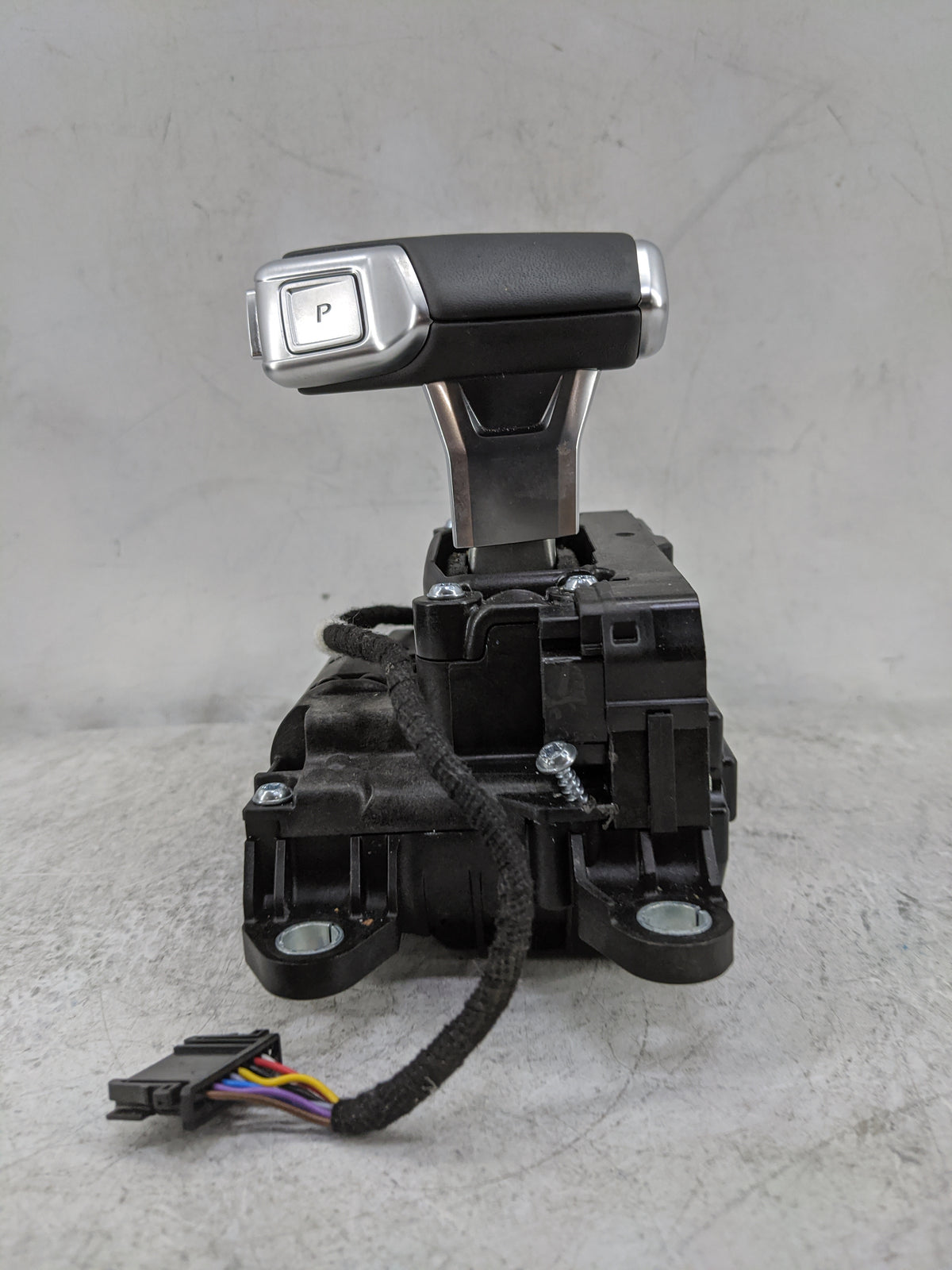 2025 Audi Q7 Floor Console Assembly Shifter - Oemusedautoparts1.com