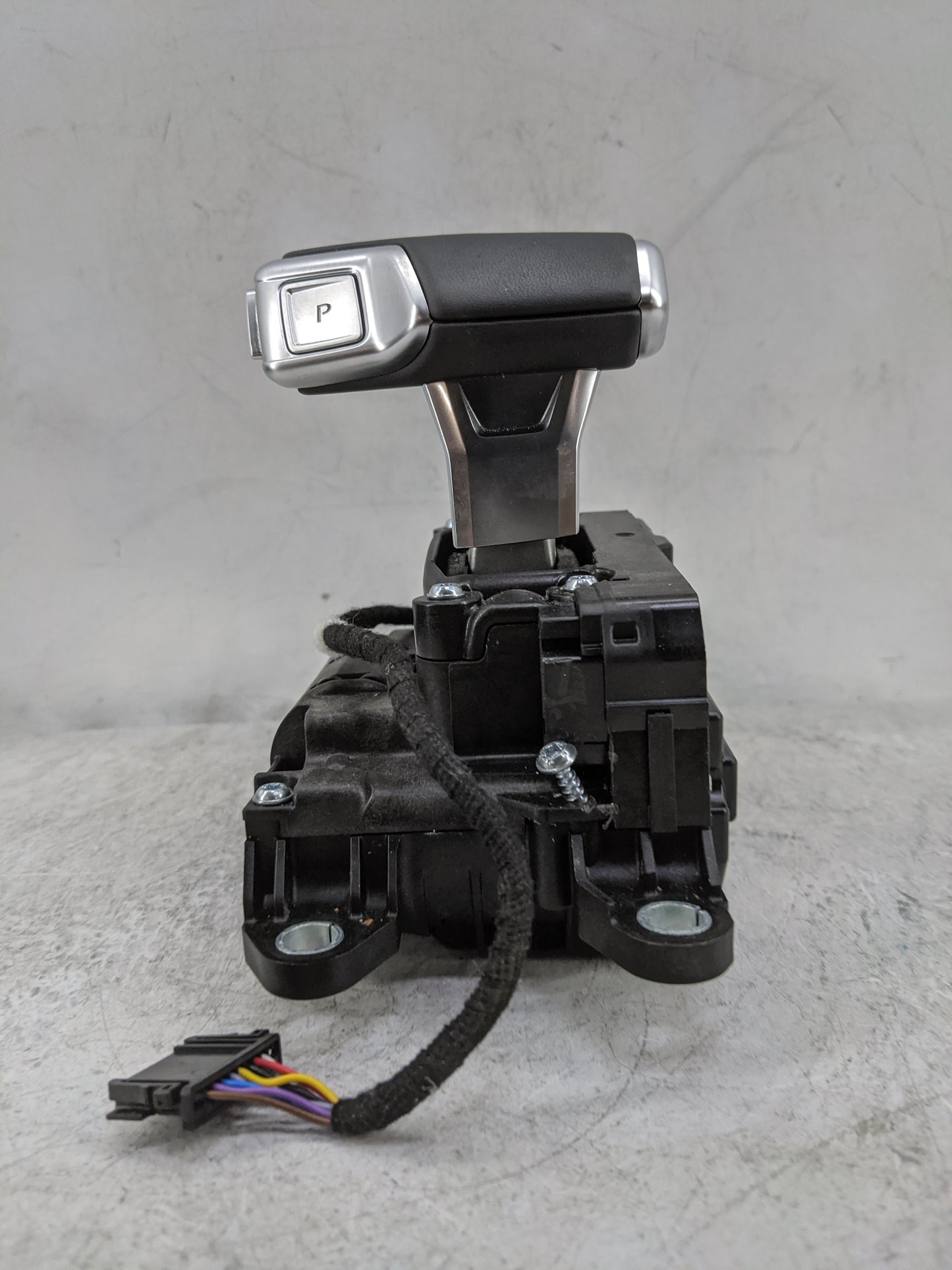 2025 Audi Q7 Floor Console Assembly Shifter - Oemusedautoparts1.com