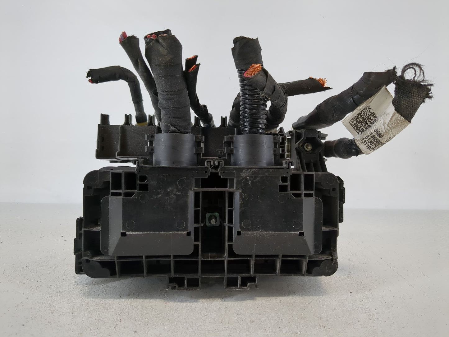 2025 Cadillac Ct4 Fusebox Fuse Box Panel Relay Module P/N:85106589 Fits OEM Used Auto Parts - Oemusedautoparts1.com