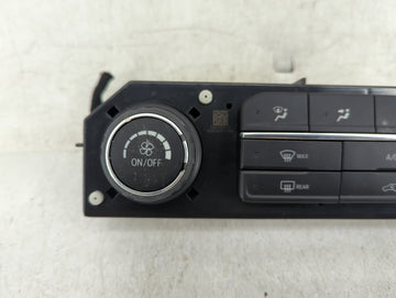 2022 Chevrolet Silverado 1500 Climate Control Module Temperature AC/Heater Replacement P/N:86782999 Fits OEM Used Auto Parts