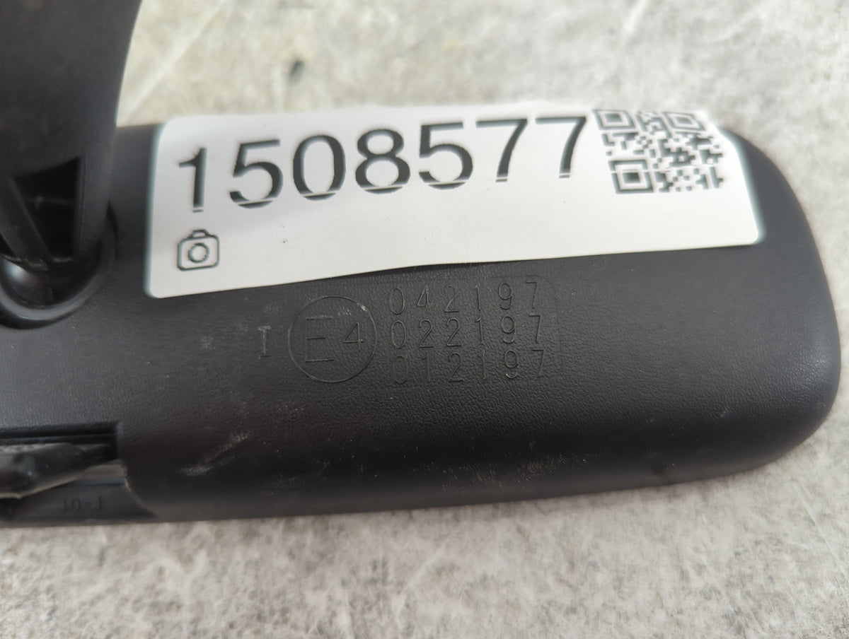2025 Honda Hr-V Interior Rear View Mirror Replacement OEM P/N:E4 042197 E4 022197, E4 012197 Fits OEM Used Auto Parts - Oemu