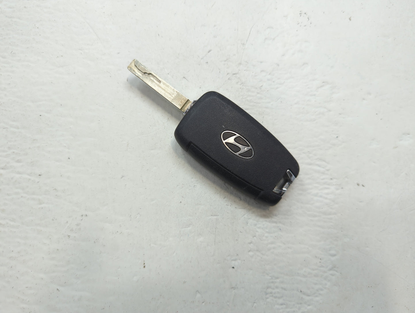 Hyundai Elantra Keyless Entry Remote Fob NYOMBEC4TX2004 95430-AA600 4 buttons - Oemusedautoparts1.com