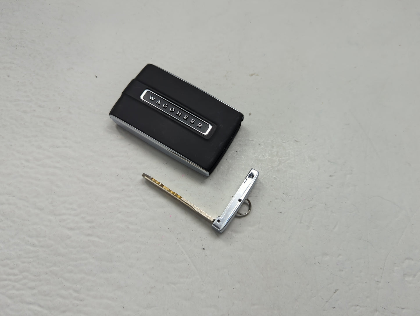 Jeep Wagoneer Keyless Entry Remote Fob 2BAHD-KFW1 68577131 5 buttons - Oemusedautoparts1.com