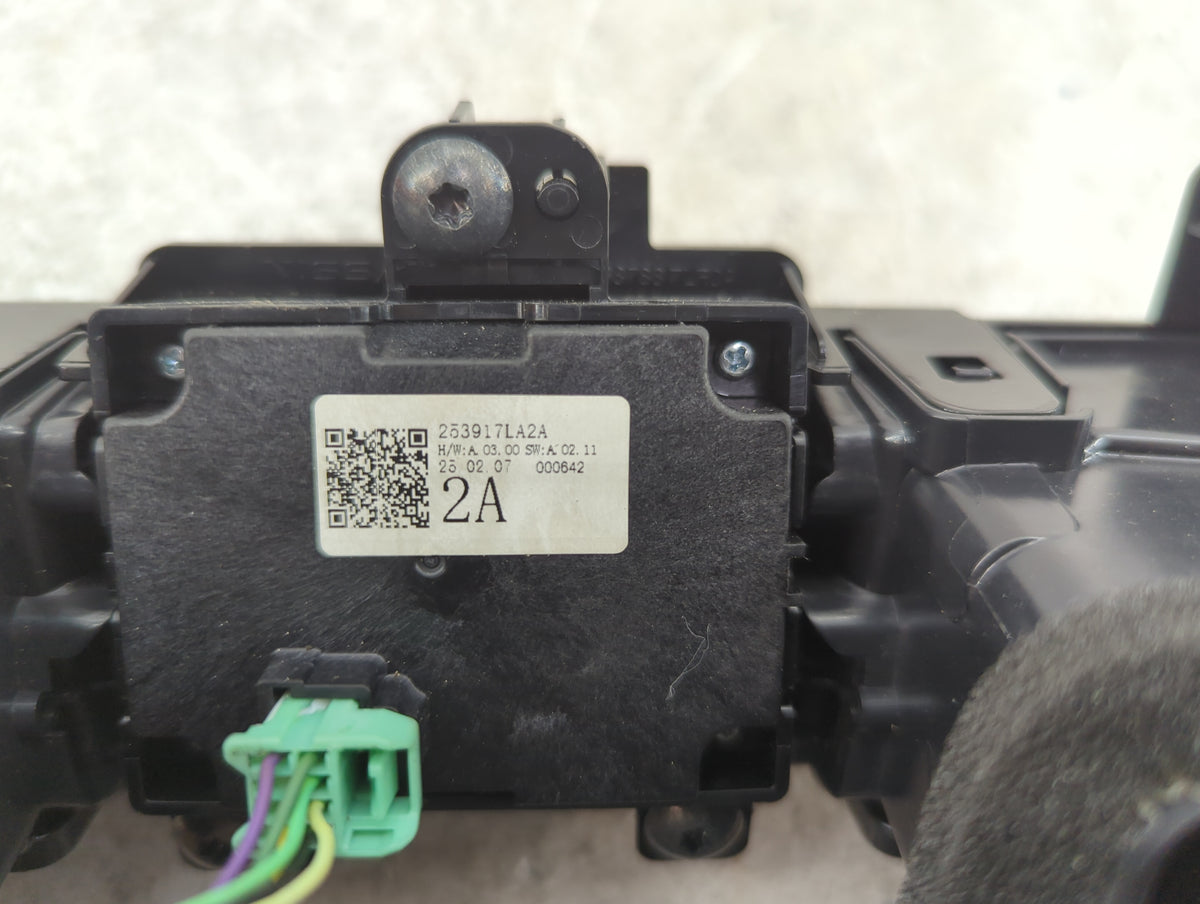 2025 Nissan Kicks Radio AM FM Cd Player Receiver Replacement P/N:253917LA2A Fits OEM Used Auto Parts - Oemusedautoparts1.com