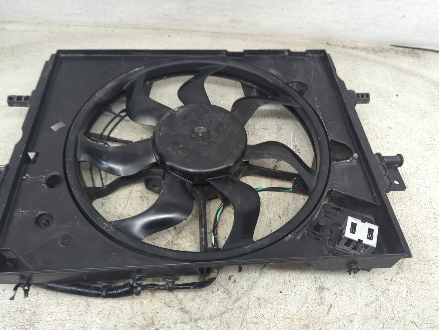 2020-2022 Nissan Sentra Electric Radiator Cooling Fan Motor Assembly P/N:FMS 878757 21481-4L900 Fits Fits 2020 2021 2022 OEM