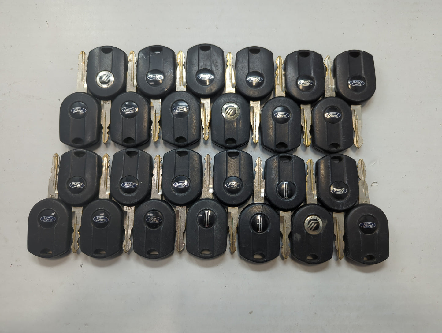Lot of 25 Ford Keyless Entry Remote Fob OUCD6000022 | CWTWB1U722 MIXED - Oemusedautoparts1.com