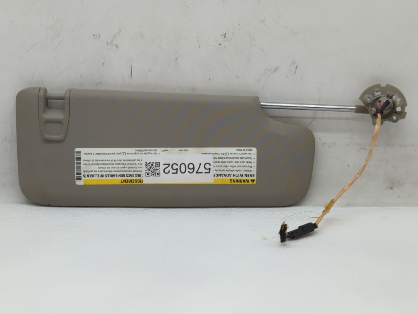 2015 Chevrolet Cruze Sun Visor Shade Replacement Driver Left Mirror Fits OEM Used Auto Parts - Oemusedautoparts1.com