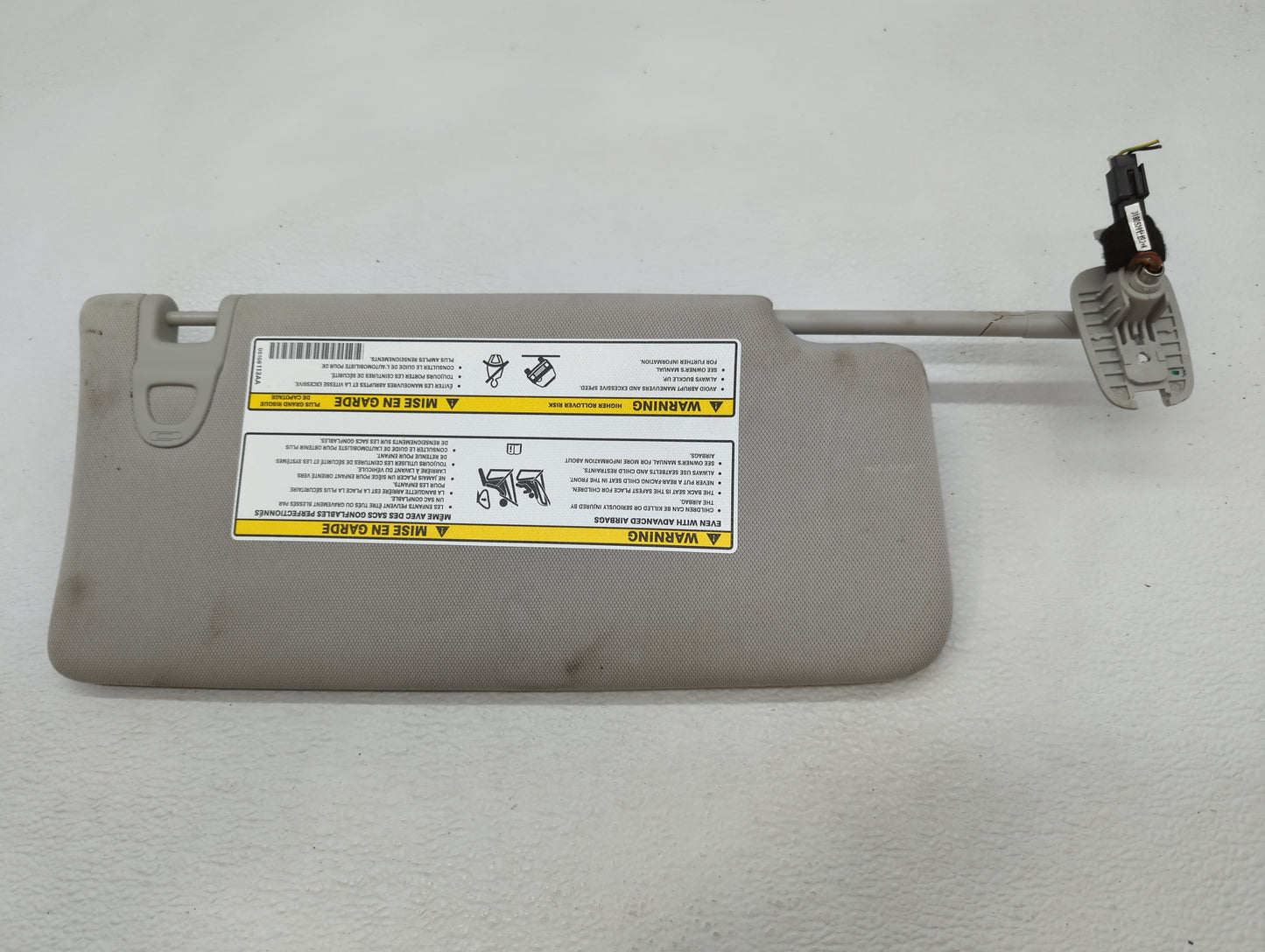 2018 Jeep Compass Sun Visor Shade Replacement Driver Left Mirror Fits OEM Used Auto Parts - Oemusedautoparts1.com