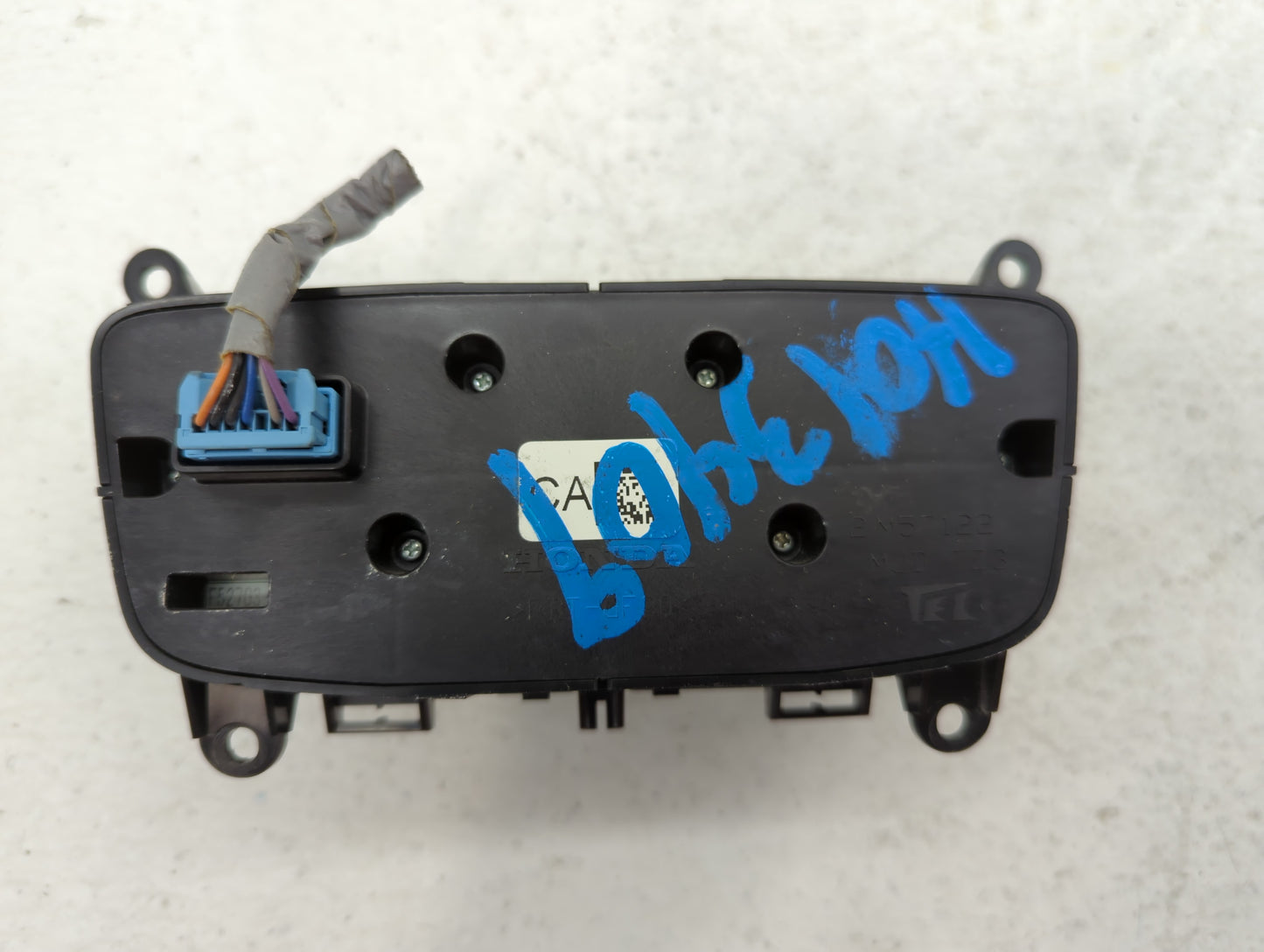 2015-2018 Acura Tlx Radio AM FM Cd Player Receiver Replacement P/N:PBT-GF30 MJD TZ3 Fits 2015 2016 2017 2018 OEM Used Auto Parts - Oemusedautoparts1.com