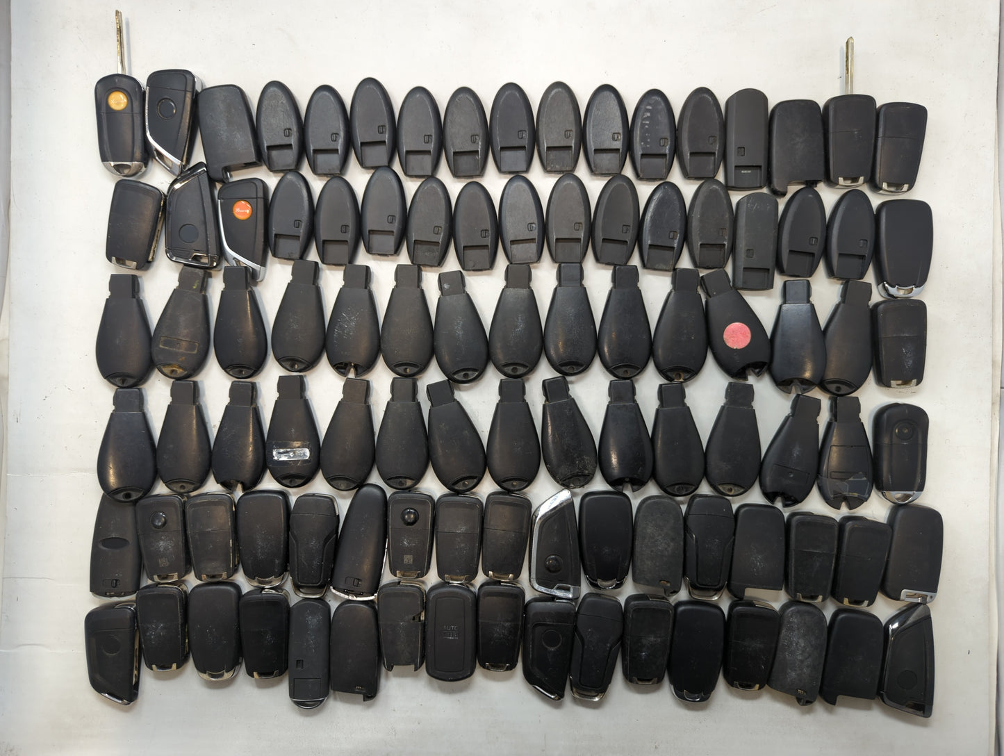 Lot of 100 Unknown Keyless Entry Remote Fob MIXED FCC IDS MIXED PART - Oemusedautoparts1.com