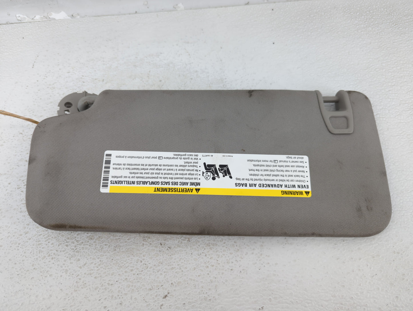 2017 Chevrolet Traverse Sun Visor Shade Replacement Passenger Right Mirror Fits OEM Used Auto Parts - Oemusedautoparts1.com