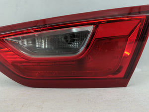 2016-2021 Chevrolet Malibu Tail Light Assembly Passenger Right OEM P/N:23508092 Fits 2016 2017 2018 2019 2020 2021 OEM Used Auto Parts