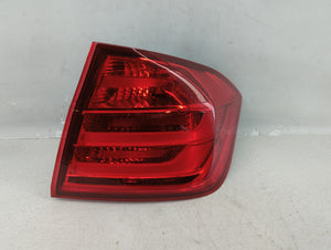 2012-2015 Bmw 328i Tail Light Assembly Passenger Right OEM P/N:7259896-07 183611-12 Fits 2012 2013 2014 2015 OEM Used Auto Parts