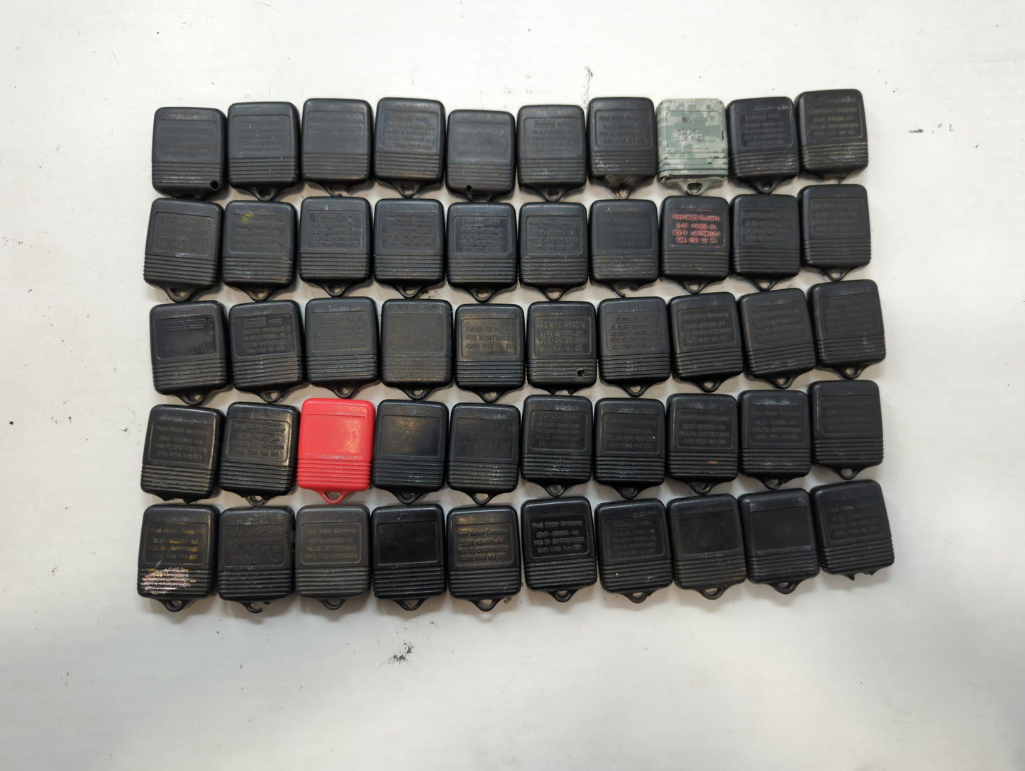 Lot of 50 Ford Keyless Entry Remote Fob MIXED FCC IDS MIXED PART NUMBERS - Oemusedautoparts1.com