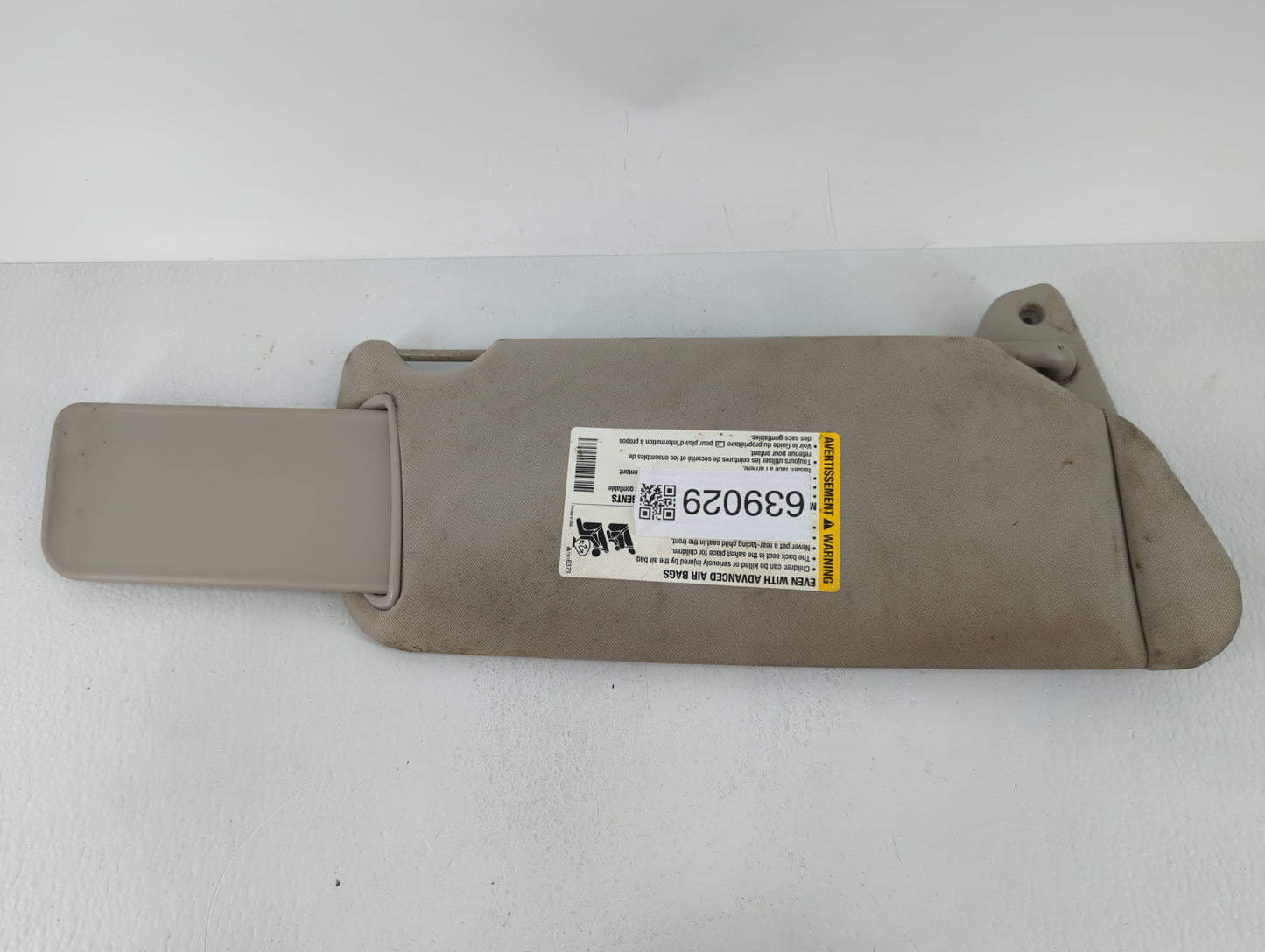 2008 Hummer H3 Sun Visor Shade Replacement Driver Left Mirror Fits OEM Used Auto Parts - Oemusedautoparts1.com