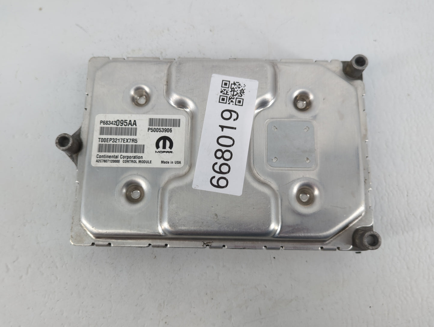2018 Jeep Compass PCM Engine Control Computer ECU ECM PCU OEM P/N:P68342095AA 1946910, P68377455AB Fits OEM Used Auto Parts - Oemusedautoparts1.com