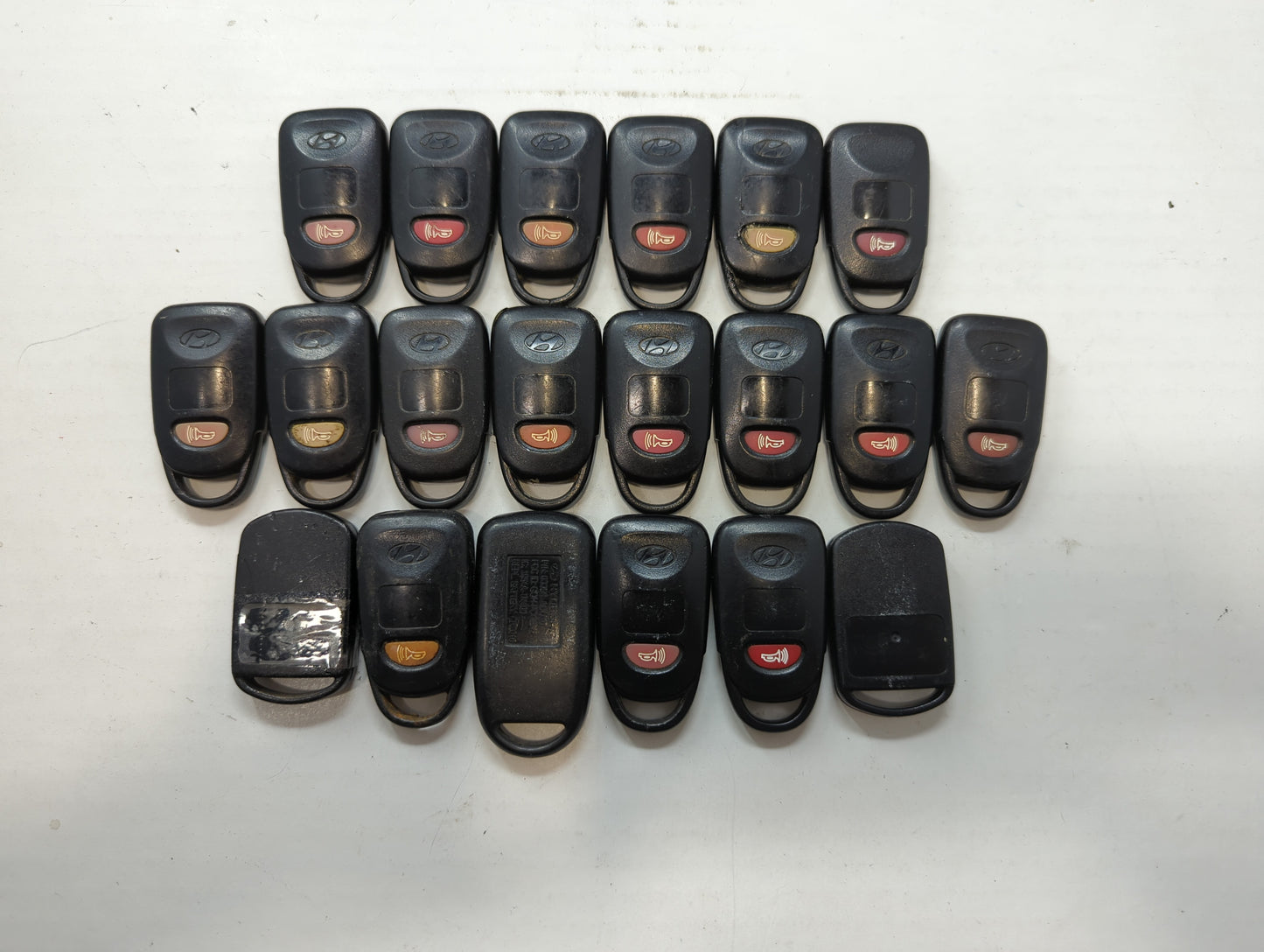 Lot of 20 Hyundai Keyless Entry Remote Fob MIXED FCC IDS MIXED PART - Oemusedautoparts1.com