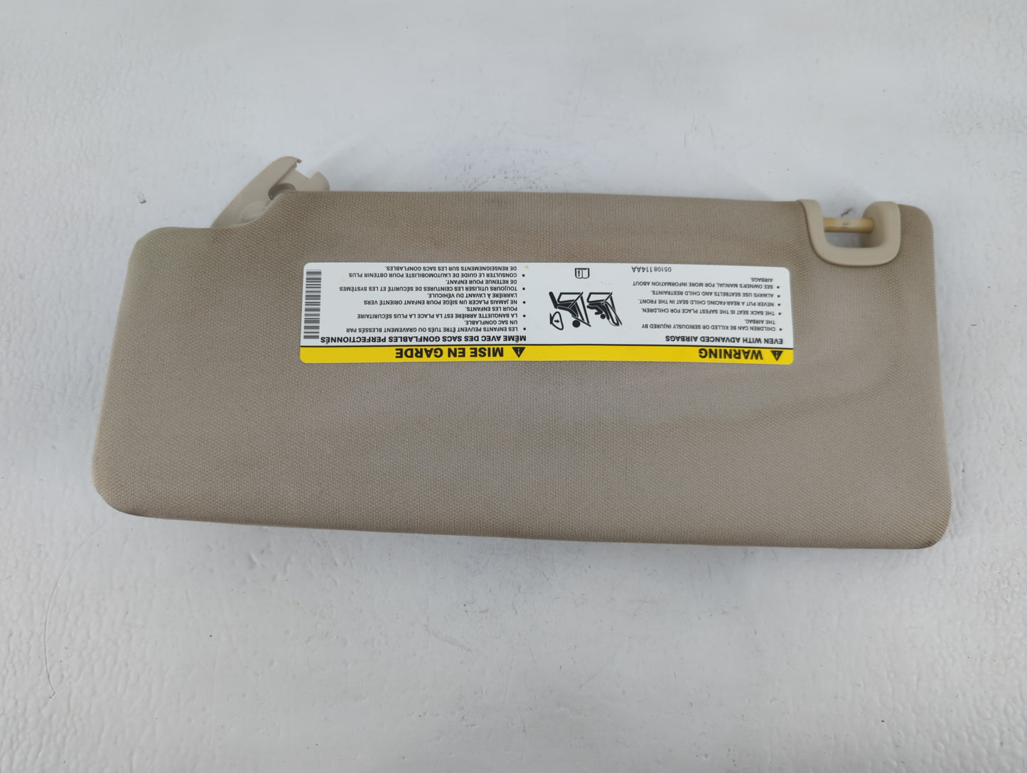 2016-2017 Chrysler 200 Sun Visor Shade Replacement Passenger Right Mirror Fits Fits 2016 2017 OEM Used Auto Parts - Oemusedautoparts1.com