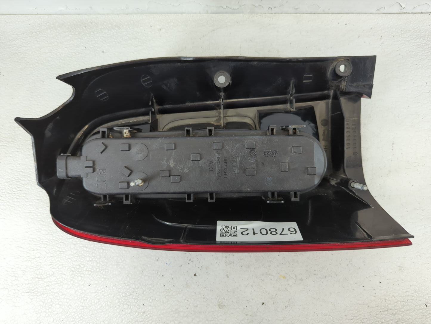 1997-2005 Chevrolet Venture Tail Light Assembly Passenger Right OEM P/N:10353280 Fits OEM Used Auto Parts - Oemusedautoparts1.com