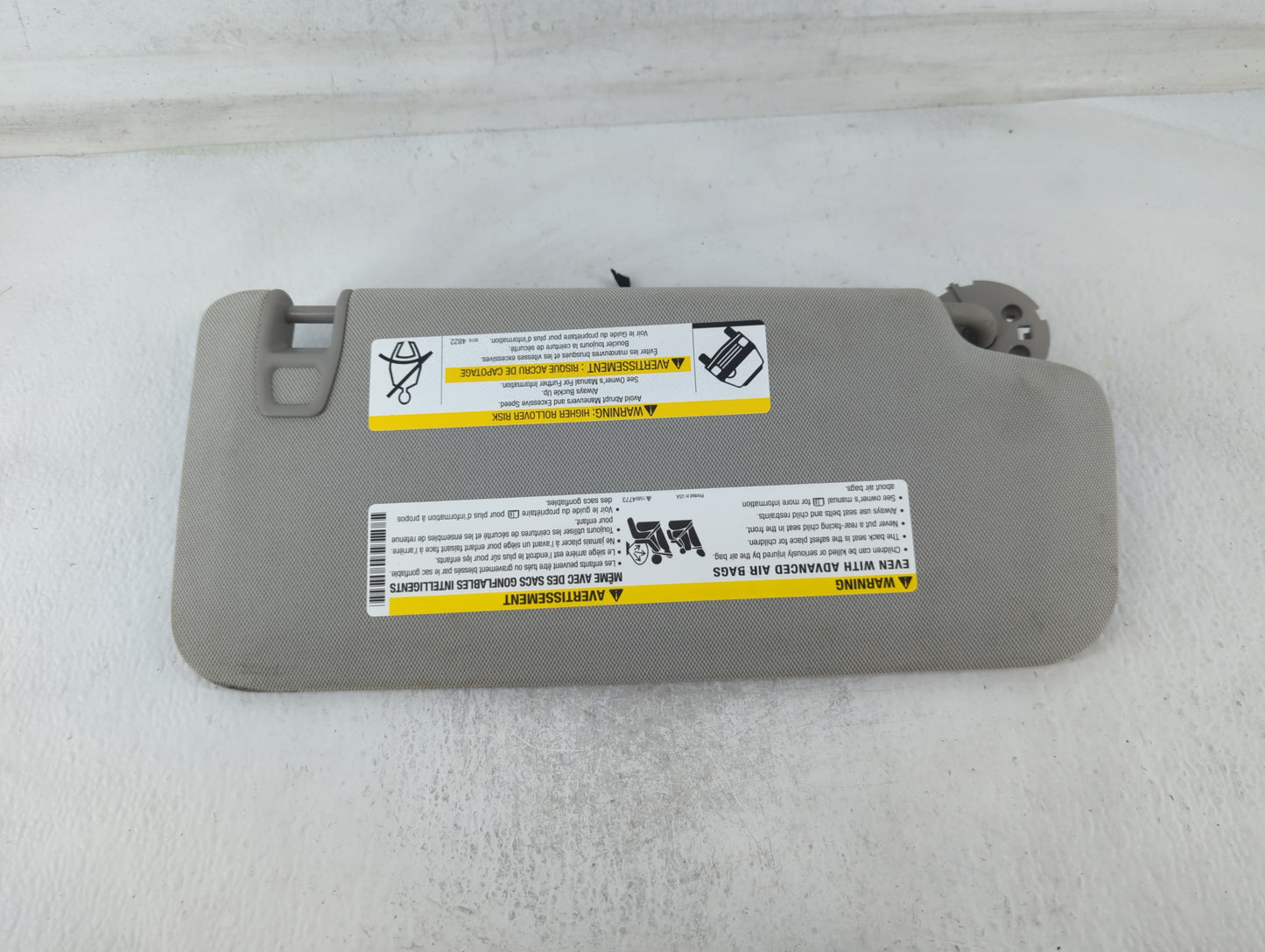 2013-2014 Chevrolet Trax Sun Visor Shade Replacement Driver Left Mirror Fits Fits 2013 2014 OEM Used Auto Parts - Oemusedautoparts1.com