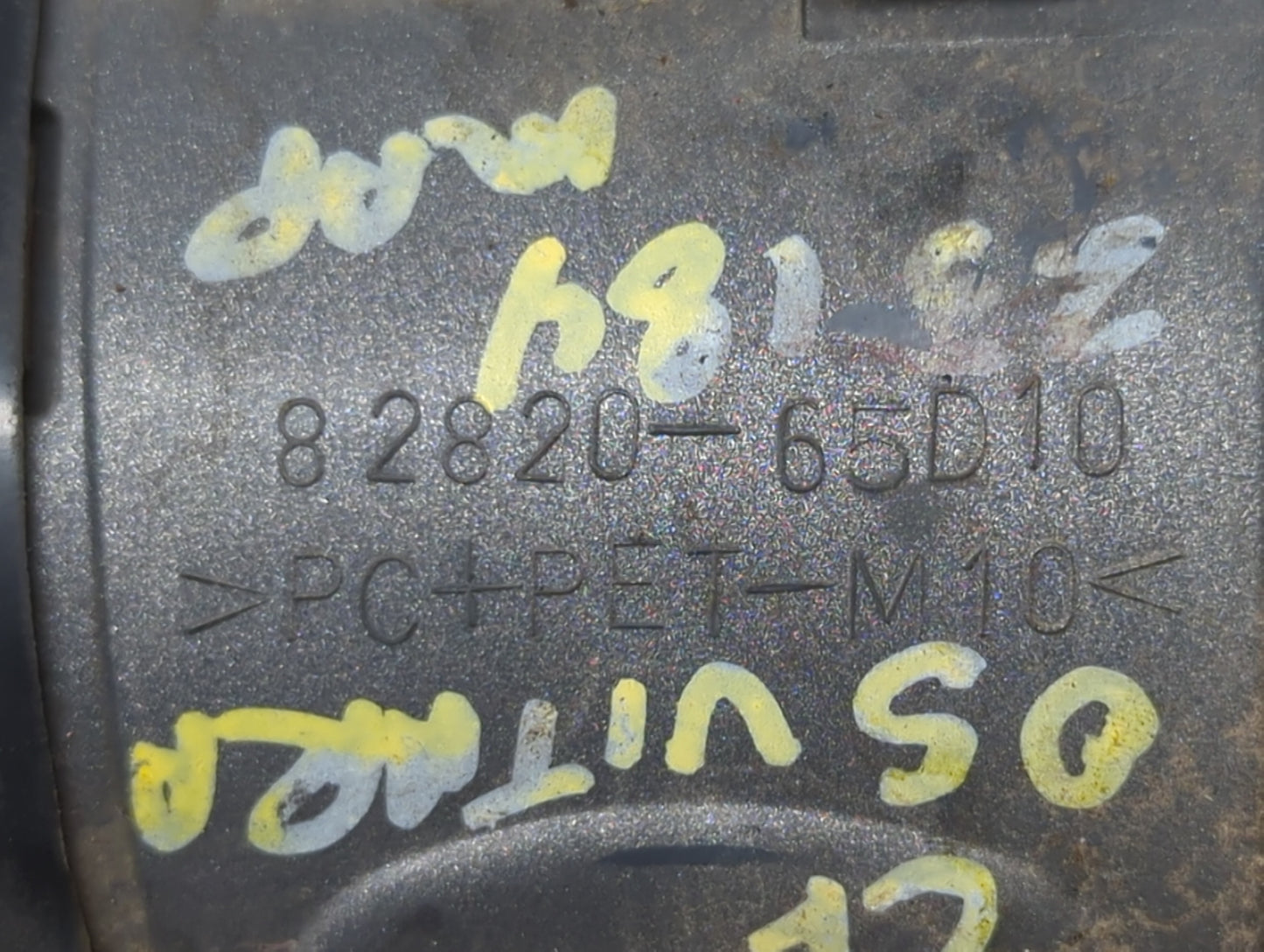 2004-2004 Suzuki Vitara Driver Front Left Door Handle Exterior Assembly - Oemusedautoparts1.com