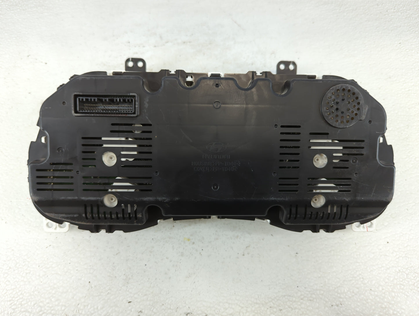 2016-2017 Hyundai Tucson Instrument Cluster Speedometer Gauges P/N:94001-D3172 Fits Fits 2016 2017 OEM Used Auto Parts - Oemusedautoparts1.com