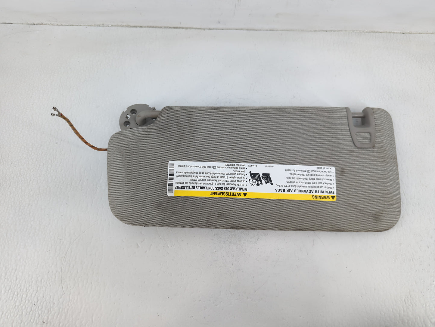 2010-2017 Chevrolet Equinox Sun Visor Shade Replacement Passenger Right Mirror Fits Fits 2010 2011 2012 2013 2014 2015 2016 2017 OEM Used Auto Parts - Oemusedautoparts1.com