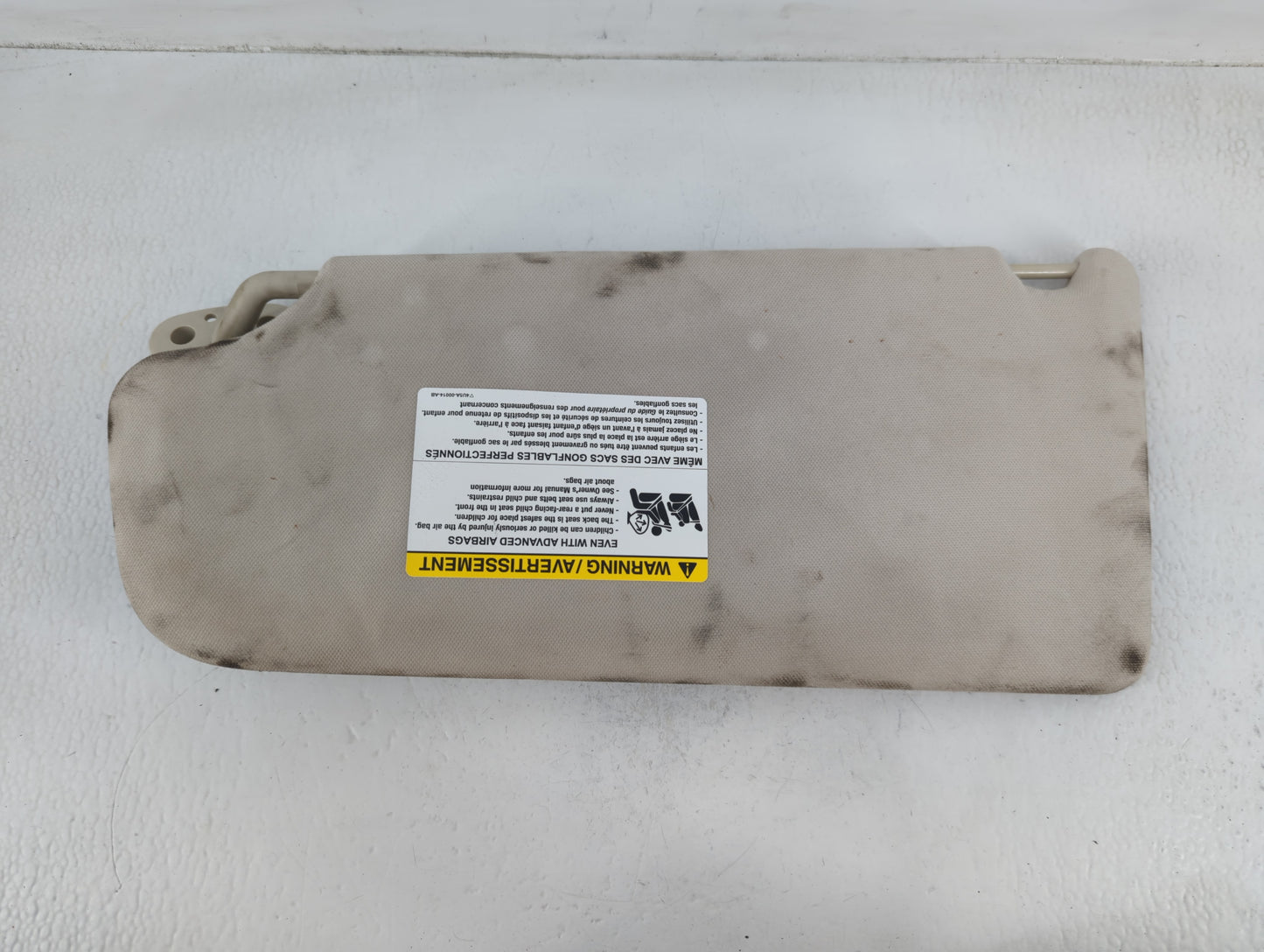 2010-2012 Land Rover Range Rover Sun Visor Shade Replacement Passenger Right Mirror Fits Fits 2010 2011 2012 OEM Used Auto Parts - Oemusedautoparts1.com