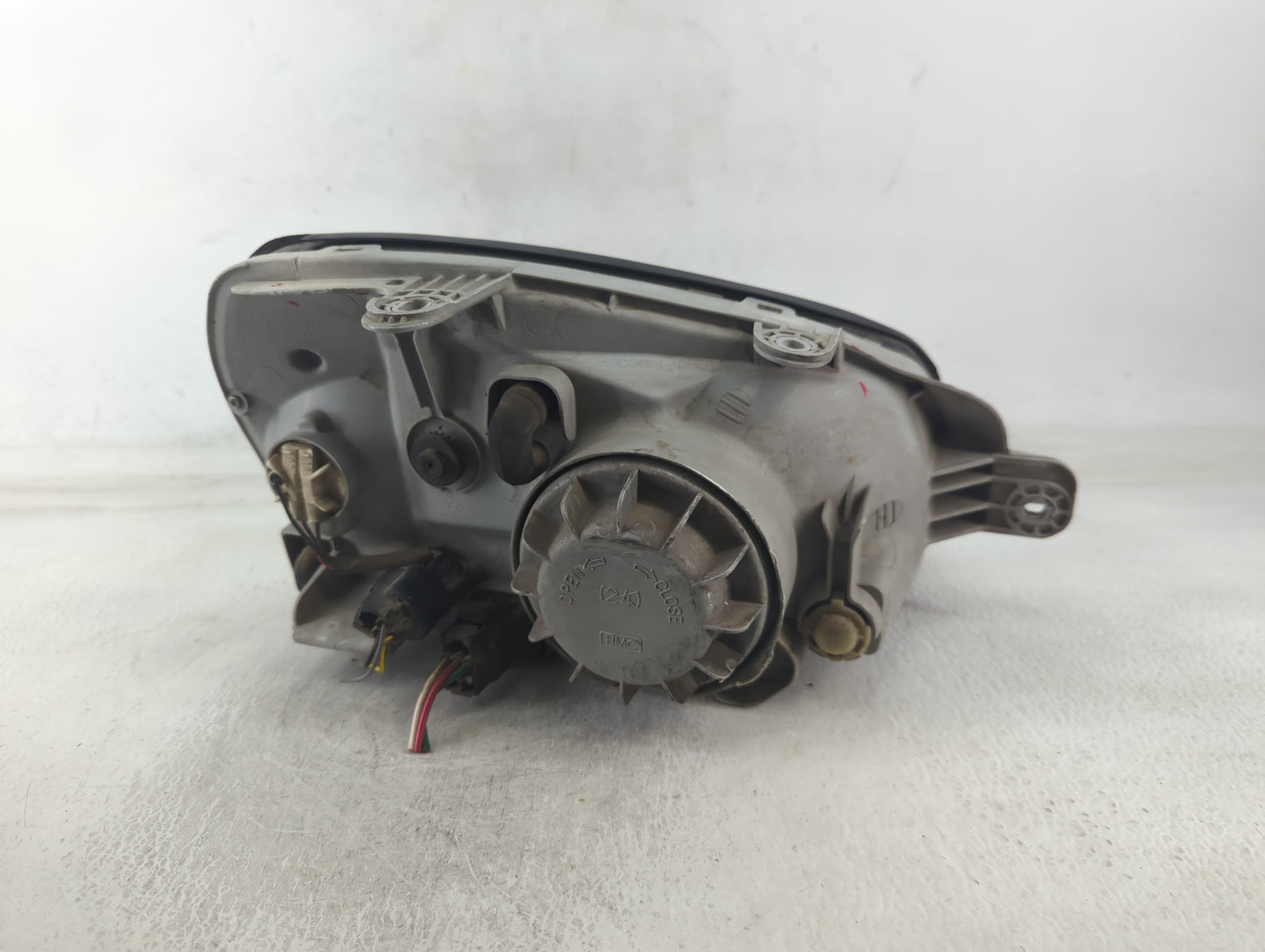 2001-2004 Hyundai Santa Fe Tail Light Assembly Passenger Right OEM Fits Fits 2001 2002 2003 2004 OEM Used Auto Parts - Oemusedautoparts1.com