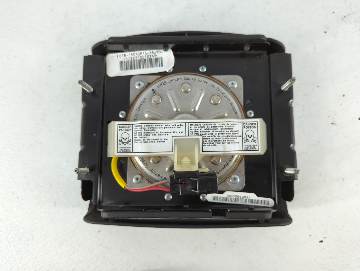 1995-1996 Ford Bronco Air Bag Passenger Right Knee OEM P/N:F6TB-15043B13-AAJ Fits Fits 1995 1996 1997 OEM Used Auto Parts - Oemusedautoparts1.com