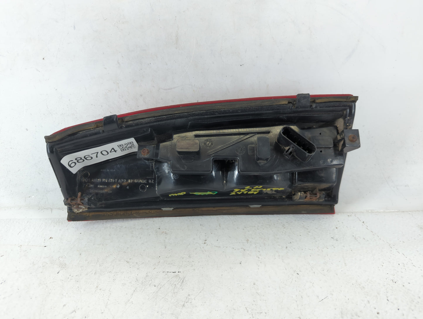 1991 Pontiac Sunbird Tail Light Assembly Driver Left OEM P/N:16508821 16506949 Fits OEM Used Auto Parts - Oemusedautoparts1.com