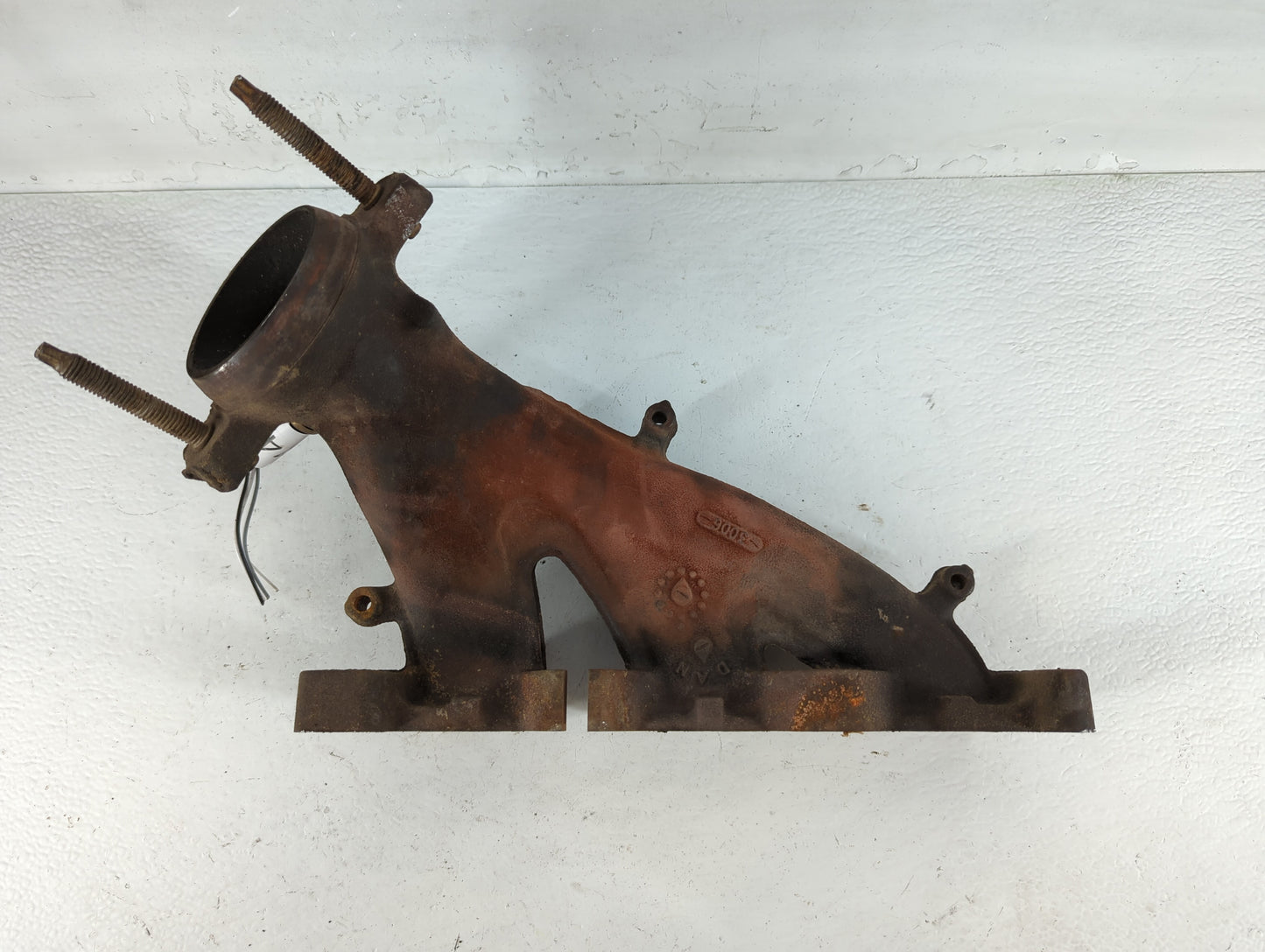 2005-2010 Chrysler 300 Turbocharger Exhaust Manifold With Turbo Charger - Oemusedautoparts1.com