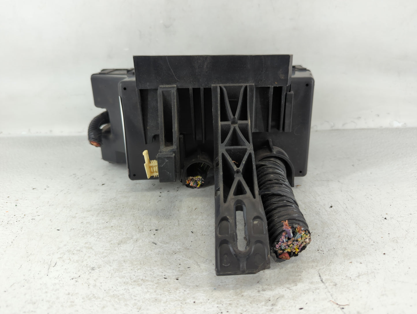 2012-2014 Ford Edge Fusebox Fuse Box Panel Relay Module P/N:BT4T-14A003-AA Fits Fits 2012 2013 2014 OEM Used Auto Parts - Oemusedautoparts1.com