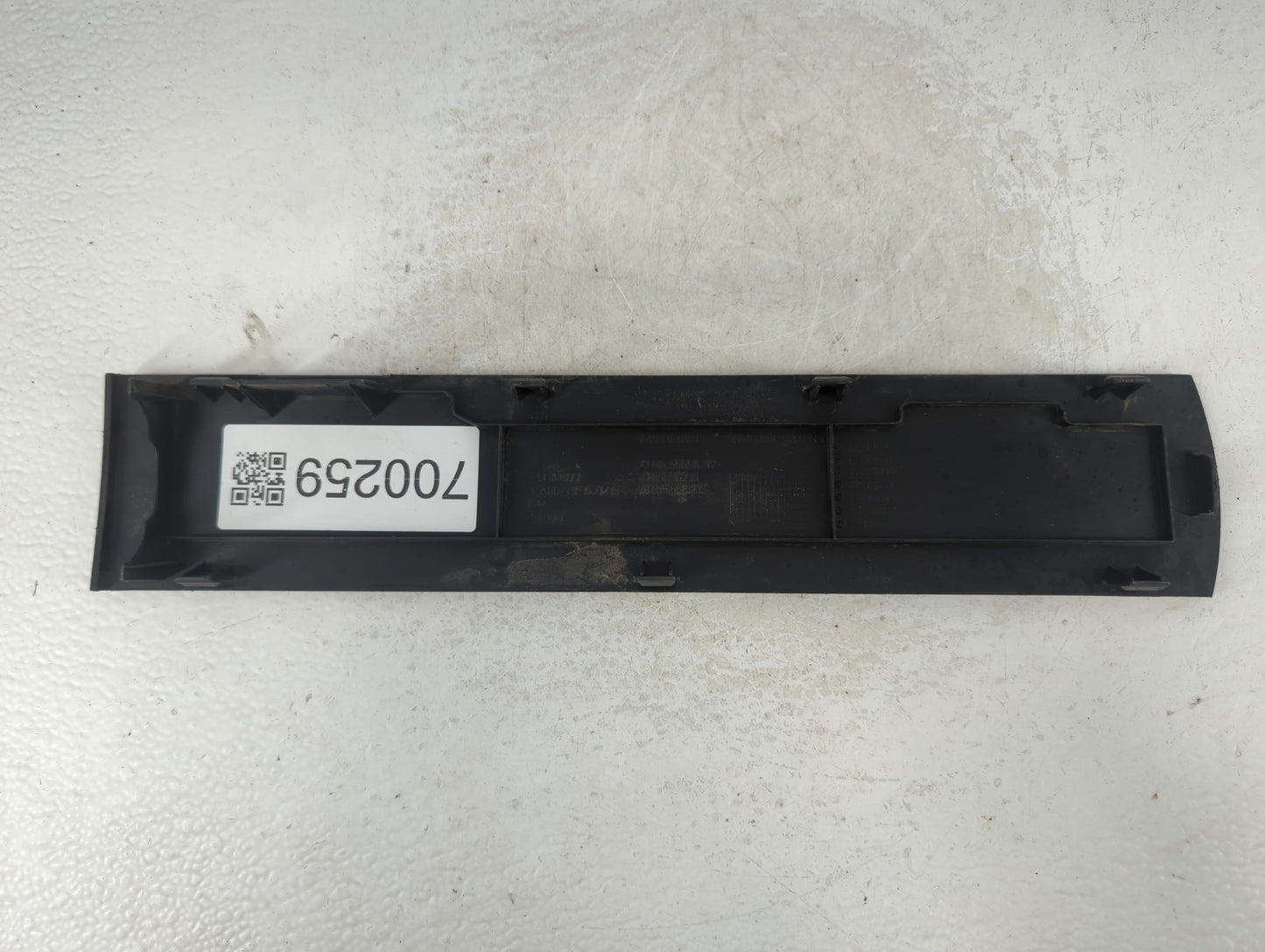 2012 Chevrolet Sonic Engine Cover - Oemusedautoparts1.com