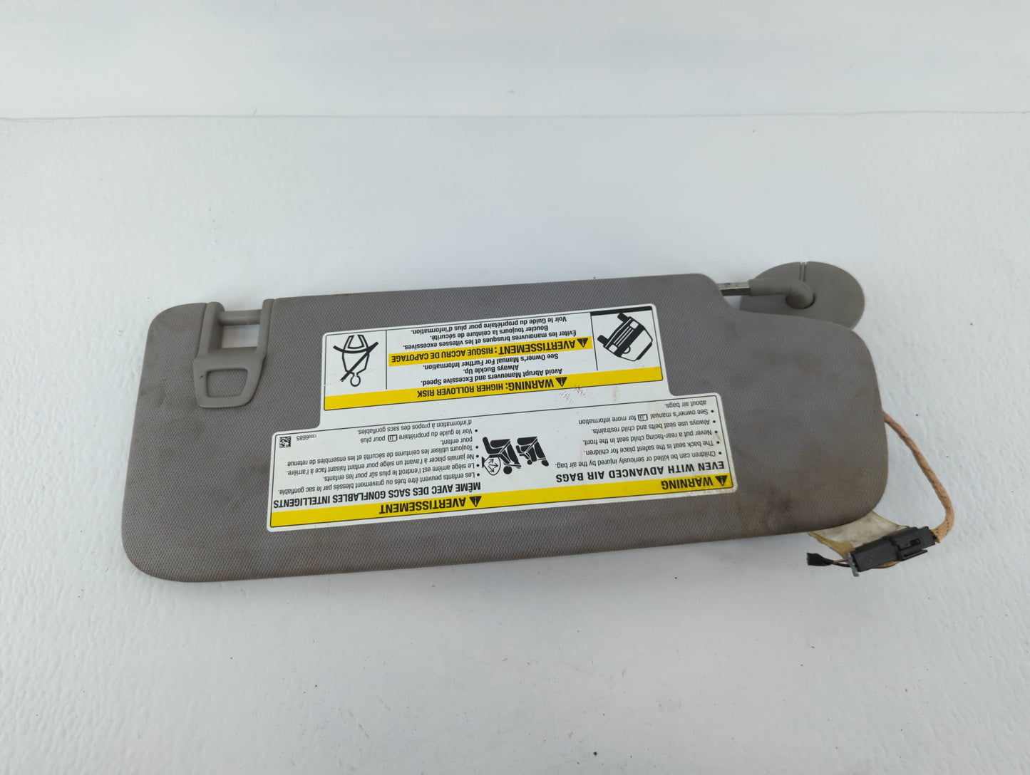 2018-2019 Chevrolet Equinox Sun Visor Shade Replacement Driver Left Mirror Fits Fits 2018 2019 OEM Used Auto Parts - Oemusedautoparts1.com