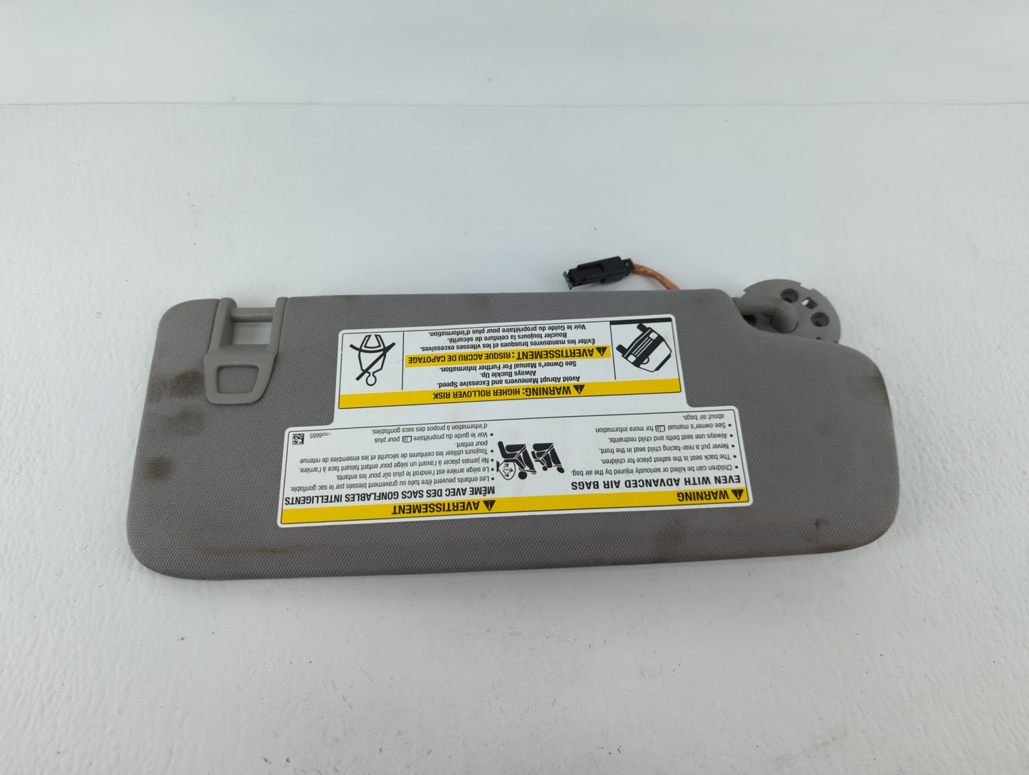 2020-2022 Chevrolet Equinox Sun Visor Shade Replacement Passenger Right Mirror Fits Fits 2020 2021 2022 OEM Used Auto Parts - Oemusedautoparts1.com