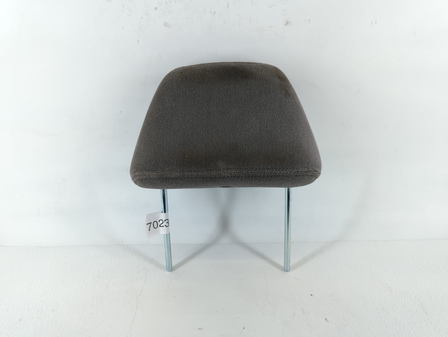 2002-2005 Chevrolet Malibu Headrest Head Rest Front Driver Passenger Seat Fits Fits 2002 2003 2004 2005 OEM Used Auto Parts - Oemusedautoparts1.com